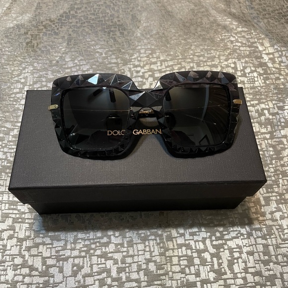 Dolce and Gabbana Sungalsses - Picture 1 of 6